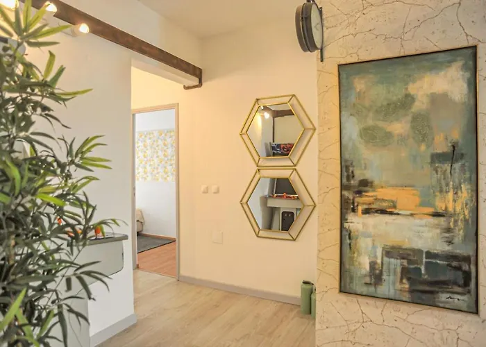 My Fair - Downtown Near Marques De Pombal Апартаменти