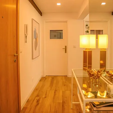 My Fair - Downtown Near Marques De Pombal 리스본